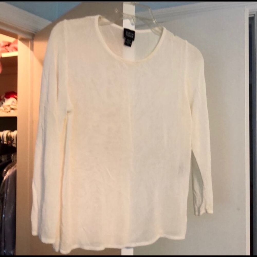 White cotton knit top.